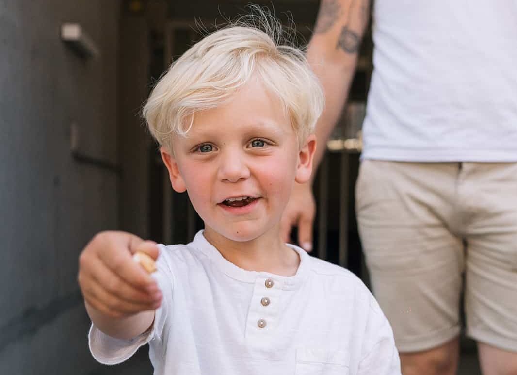 Hoe je je kinderen deze zomer overal mee naartoe kunt nemen, zonder stress